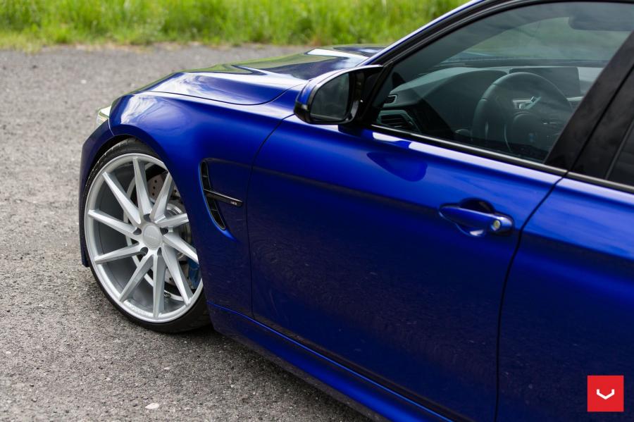 Детали экстерьера BMW M3 Sedan on Vossen Wheels (CVT) 2017 года  (фото 20 из 34)